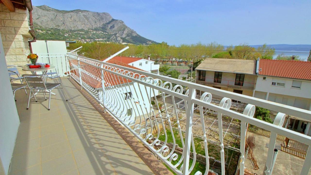 Apartments Iko 奥米什 外观 照片